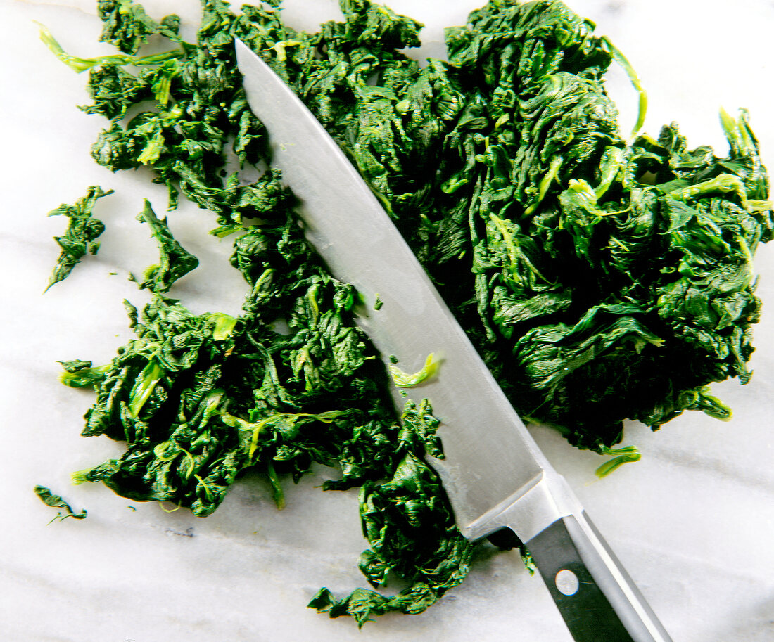 Spinach coarsely chopped with knife