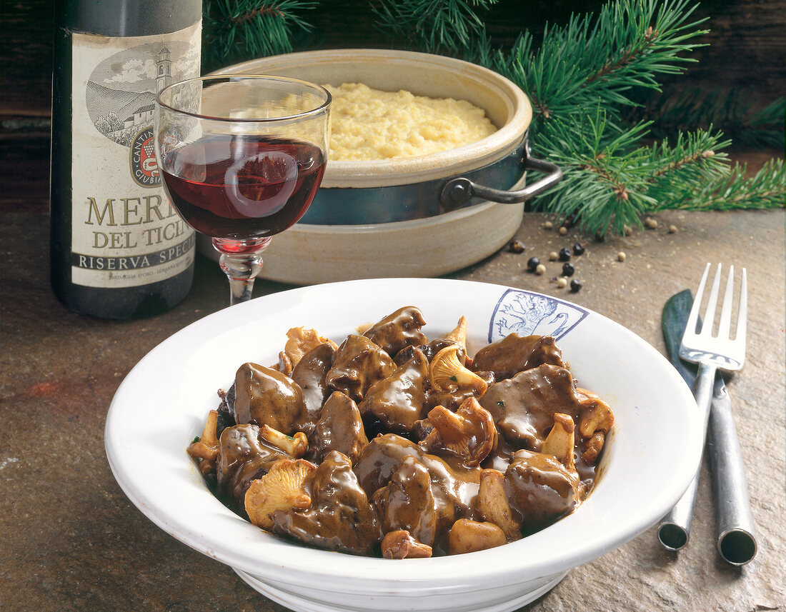 Mushrooms with capricorn ragout in bowl