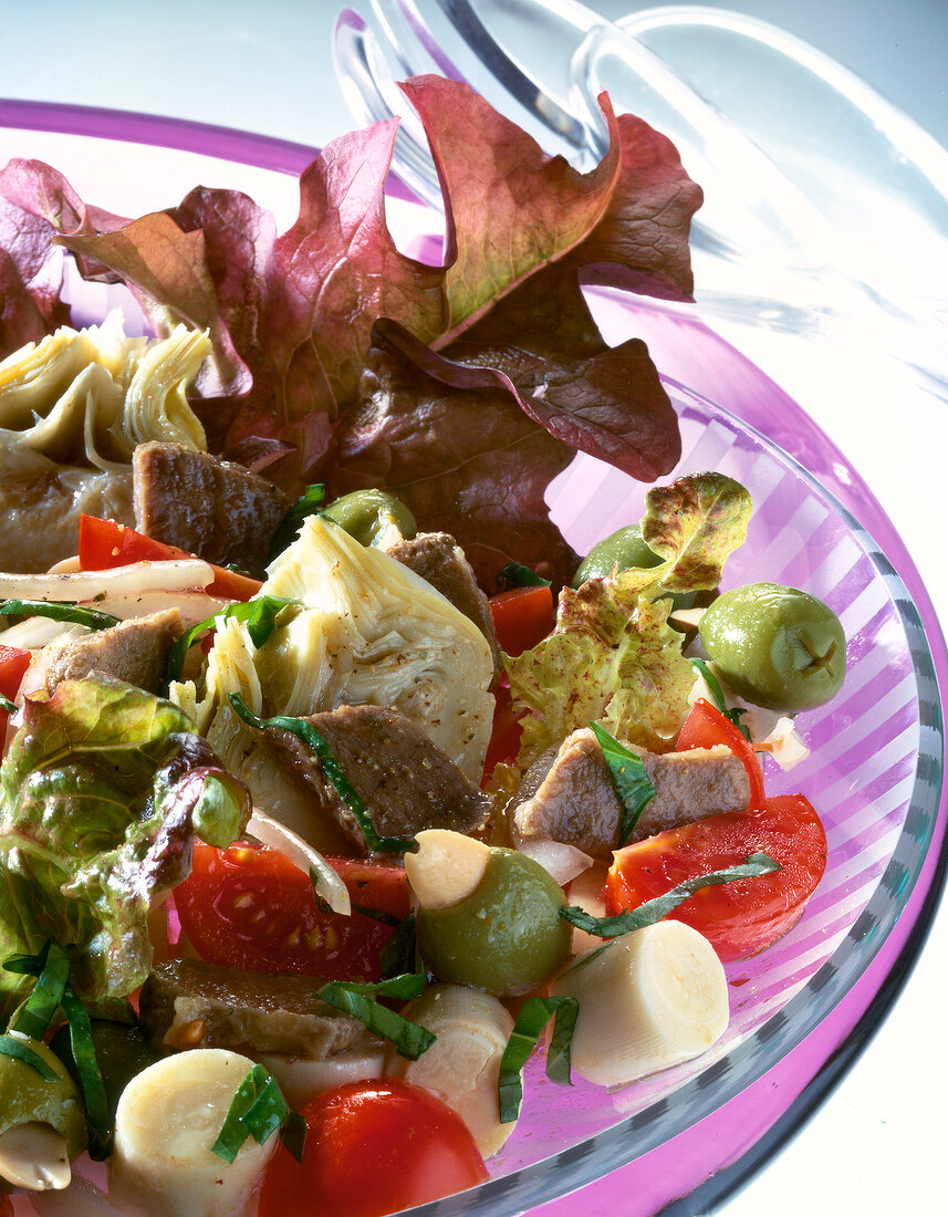 Rindfleischsalat mit Artischocken, Tomaten und Oliven