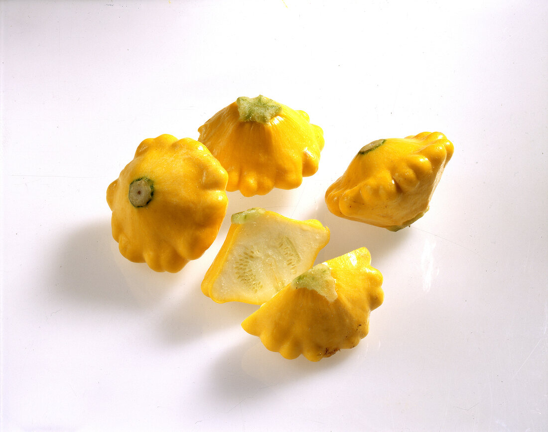 Gemüse aus aller Welt, Kleine, gelbe Minikürbisse, Mini-Patissons
