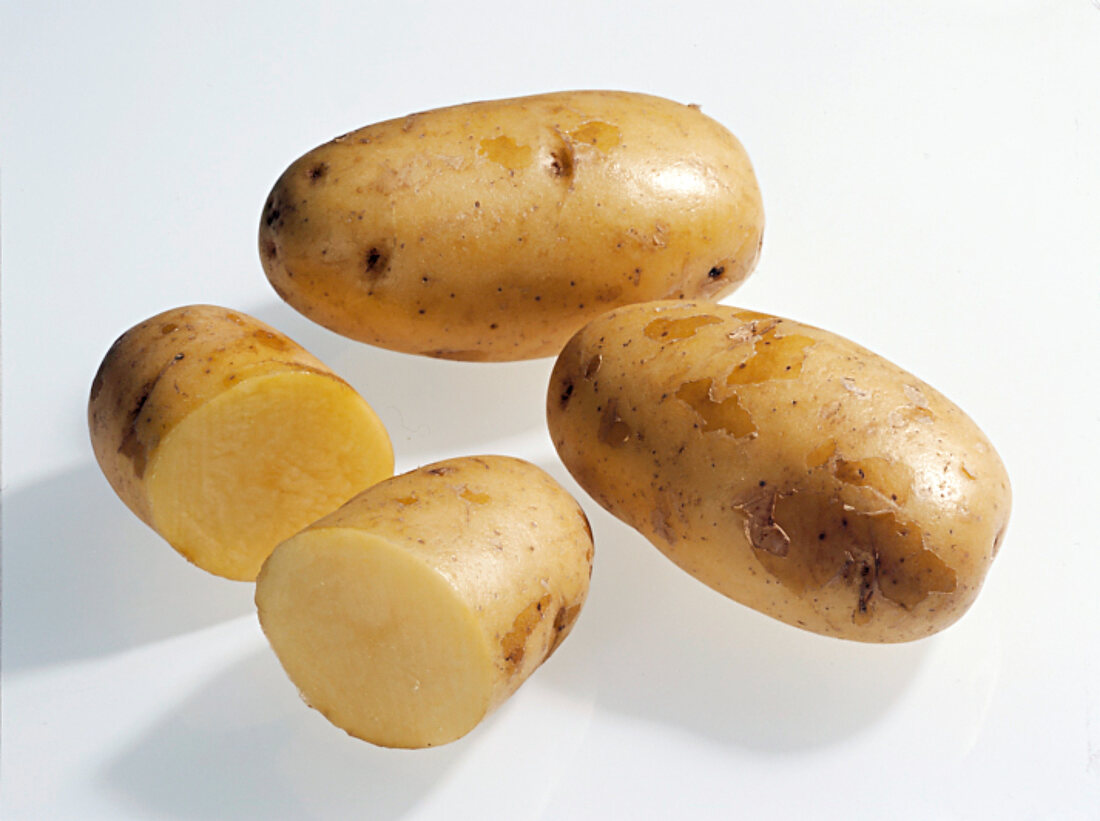 Gemüse aus aller Welt, Freisteller: Helle Kartoffeln , Ukama