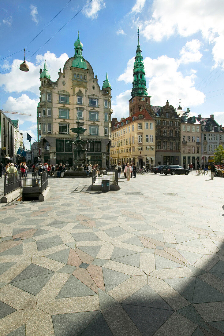 Amagertorv oder Amager Markt in Dänemark mit  Storchspringbrunnen.X