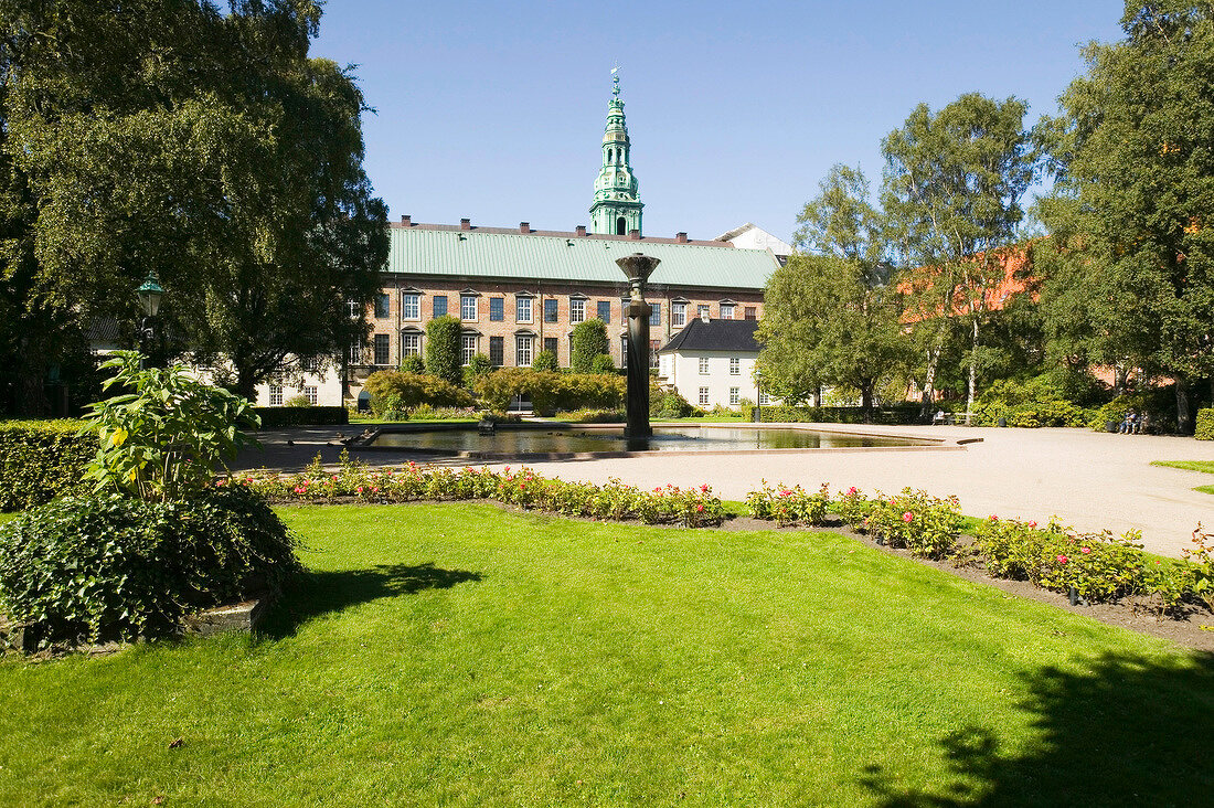 Garten der Bibliothek in Kopenhagen bei Schloss Christiansborg.