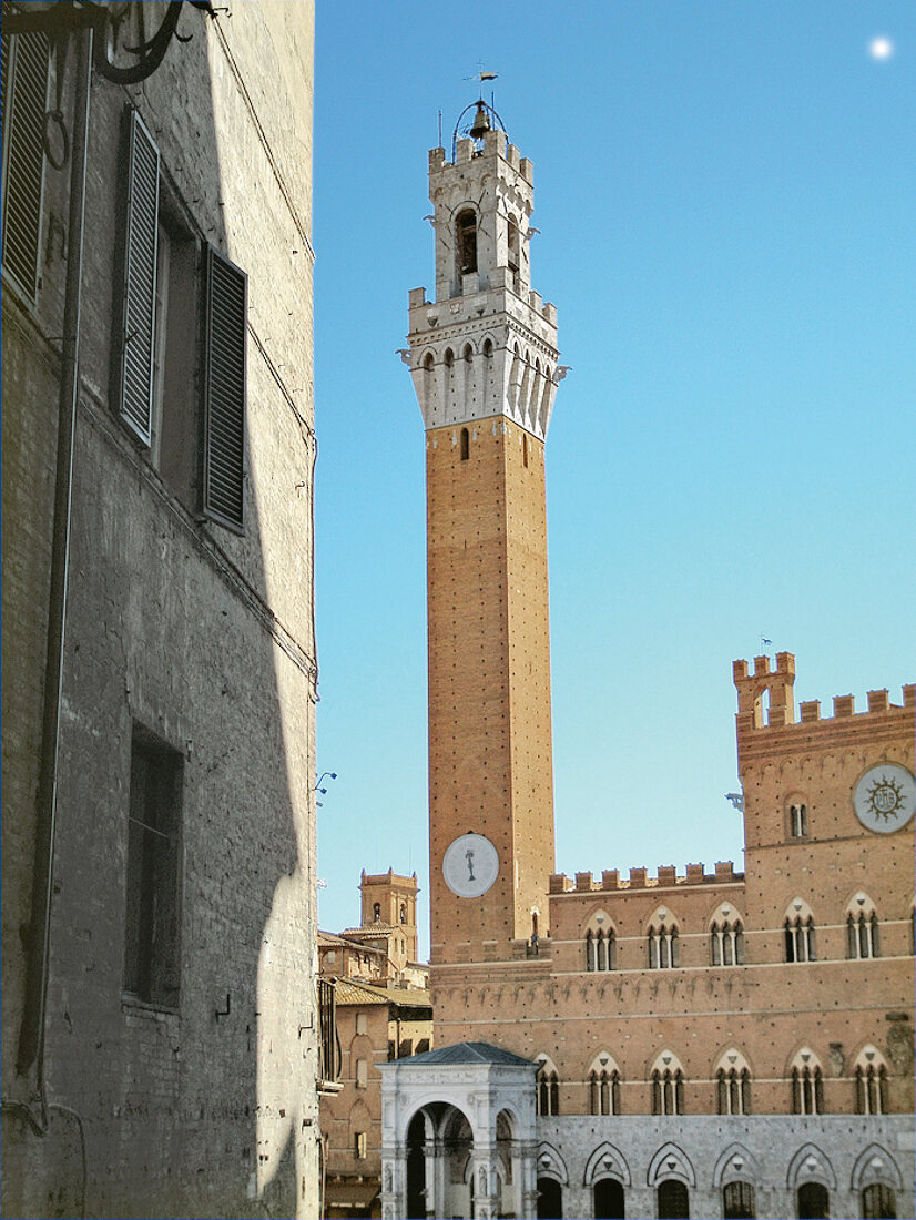 "Torre del Mangia" an der Piazza del Campo in Siena, Toskana