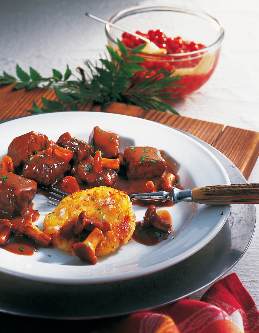 Wild aus aller Welt, Ragout vom Steinbock mit Pfifferlingen