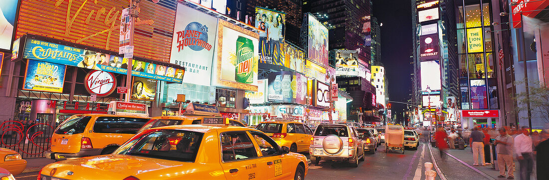 Broadway am Times Square, Midtown Manhattan, New York, Nacht