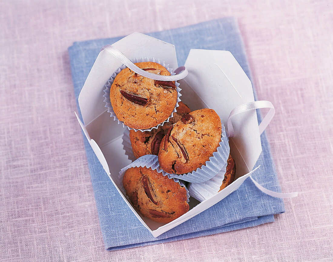 Muffins, Schoko-Pecan-Muffins in Päckchen