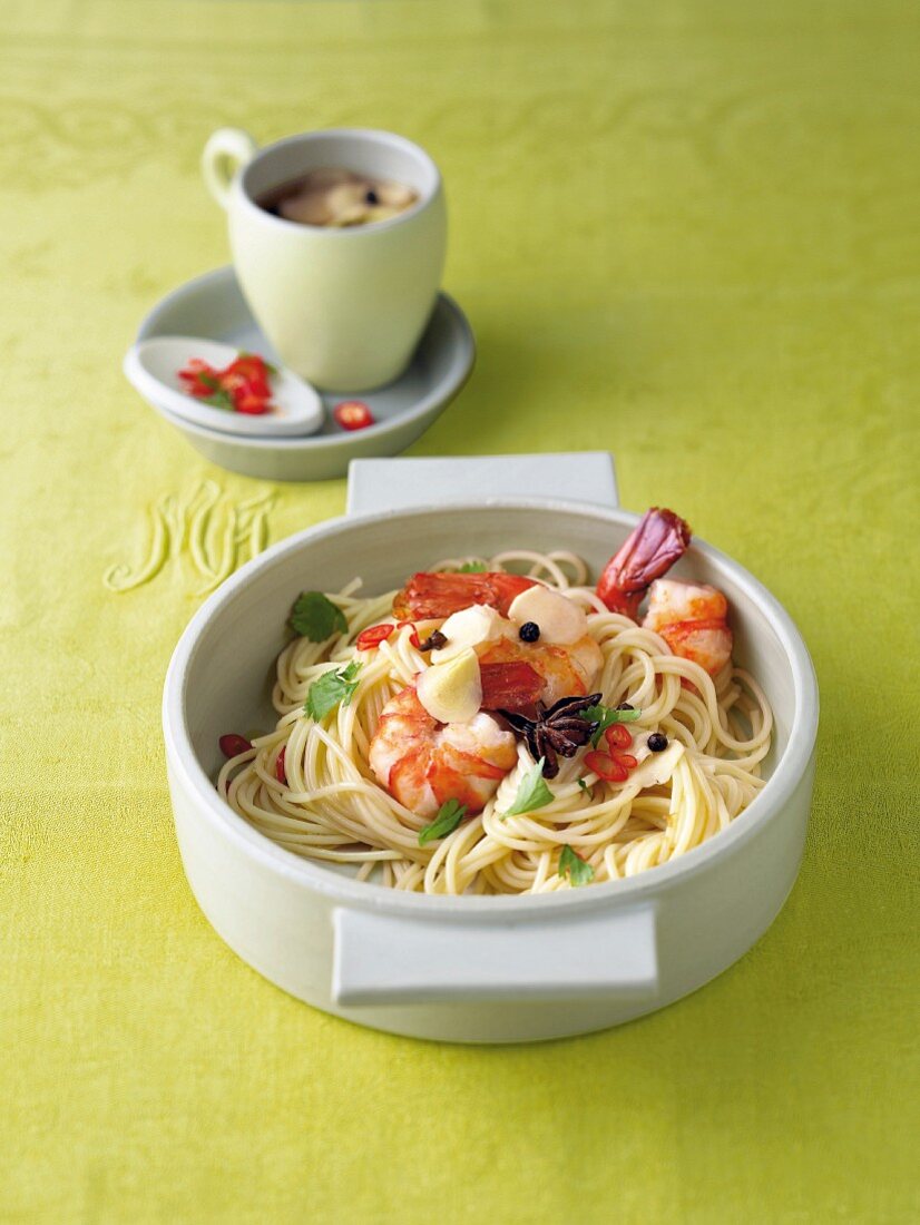 Spaghetti with prawns, ginger and star anise