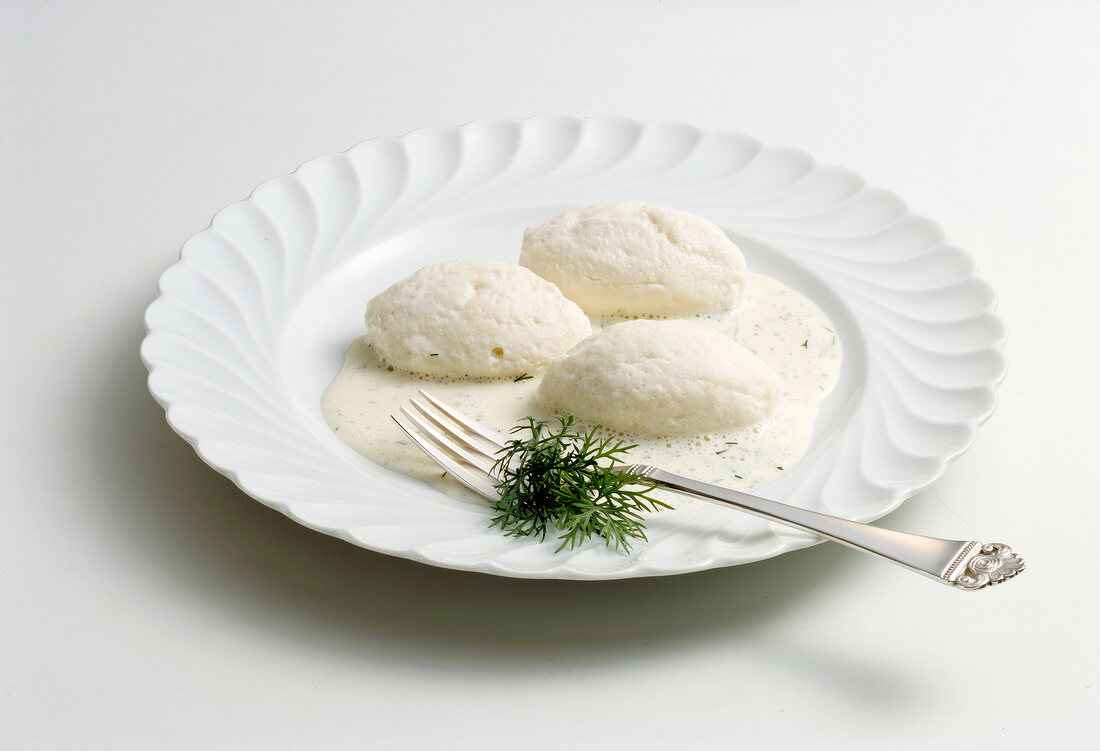 Fisch,  Hechtklößchen in Dill- sauce