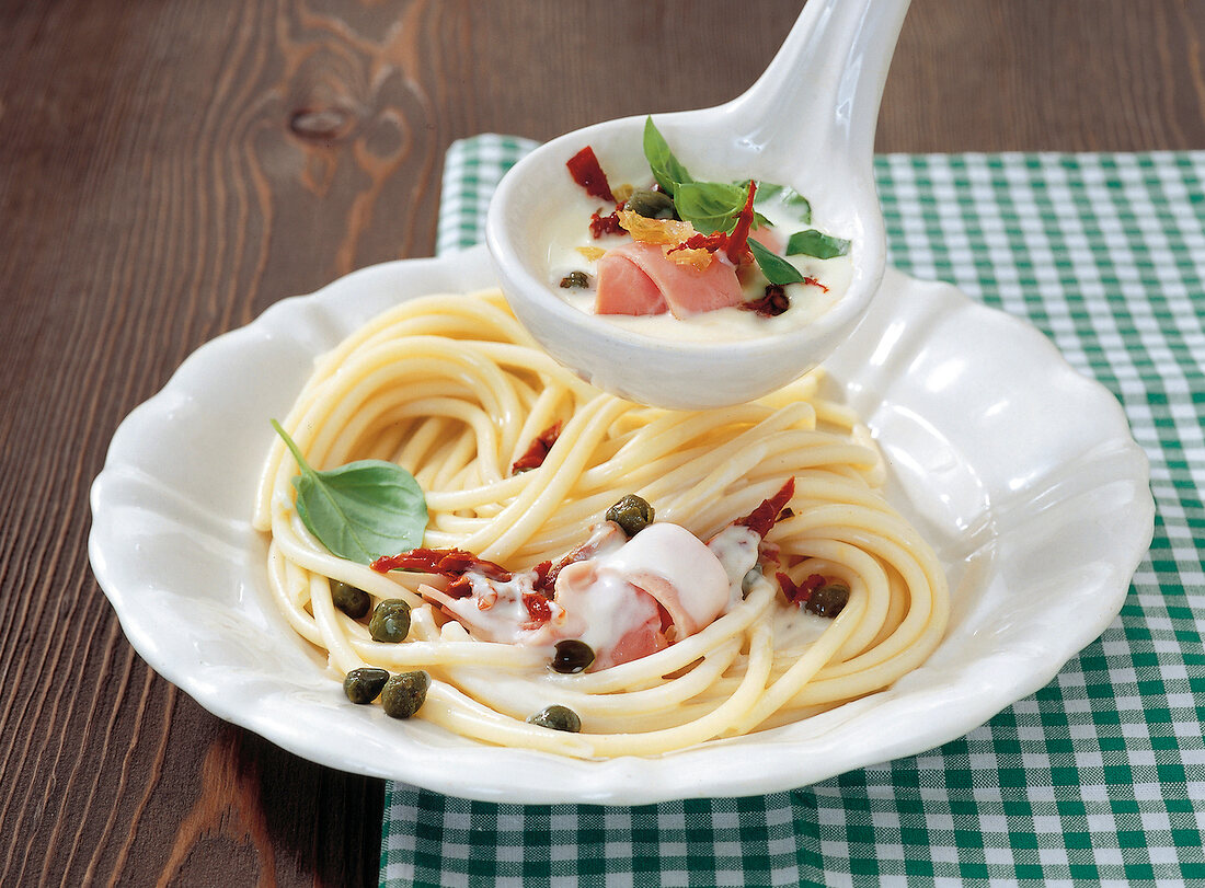 GuU-1 Nudel-50 Saucen, Linguine mit Schinken-Tomaten-Sahne