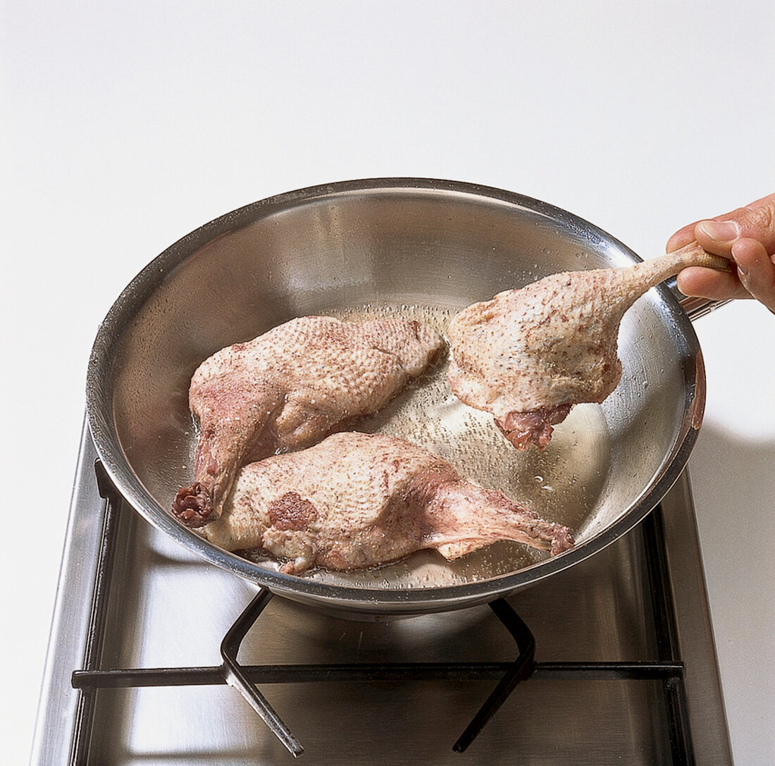 Buch vom Geflügel, Rotweinente Step 2, Ententeile anbraten