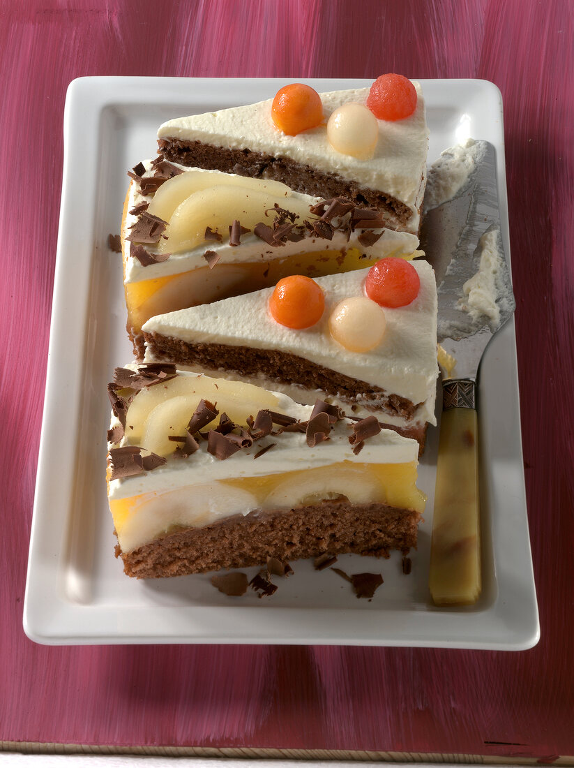 50 Kuchen, Tortenstücke: Birnen- torte u. Melonentorte