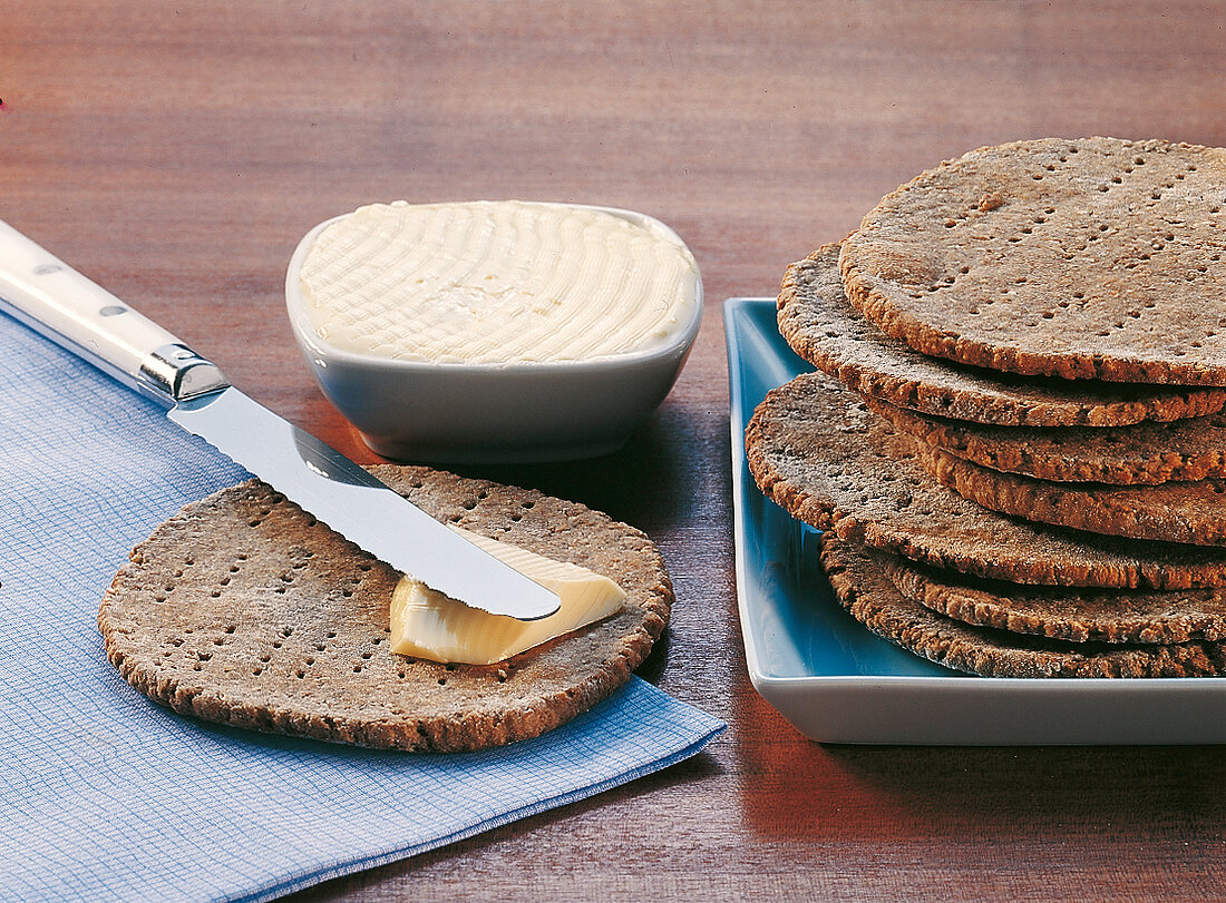 GLYX-Backen, Hafer-Knäckebrote mit Butter