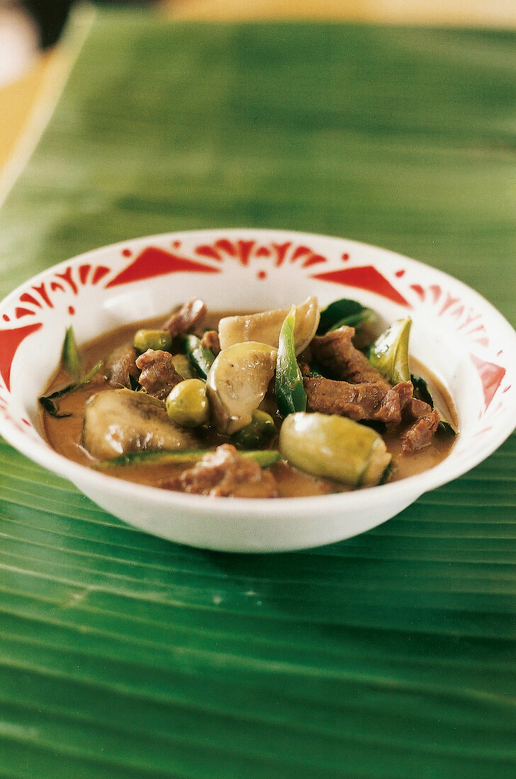 Thailändisch kochen, Grünes Cur -ry mit Thai-Auberginen, Kokosmilch