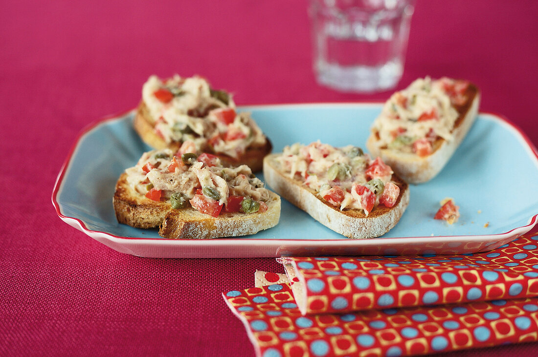 Blitzmenüs, Crostini mit Thunfisch-Tomaten-Creme