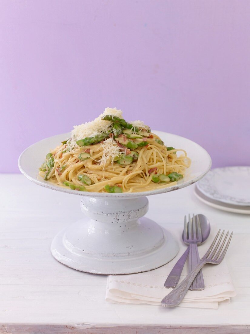 Linguine mit Spargel-Carbonara 