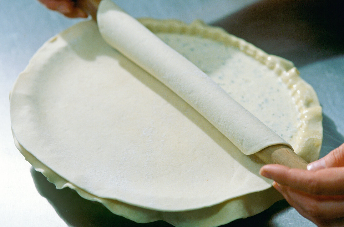 100 beste Brot, Banitza: Teigp latte über Käsefüllung legen, Step 2