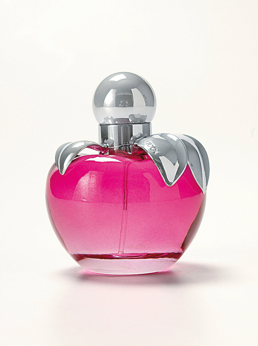 Parfum: "Pretty Nina" von Nina Ricci im pinken Liebesapfel-Flakon