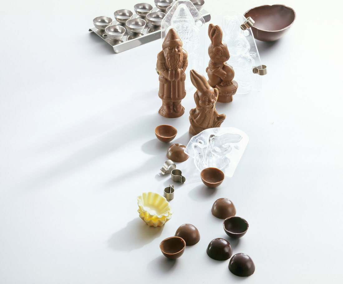 Buch der Schokolade, diverse Schokofiguren: Männer, Hasen, Eier
