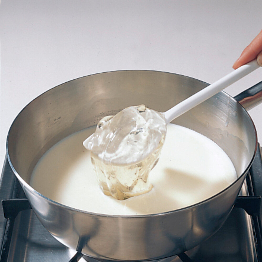 Buch der Schokolade, Glasur Step 1: Glukosesirup zur Milch geben