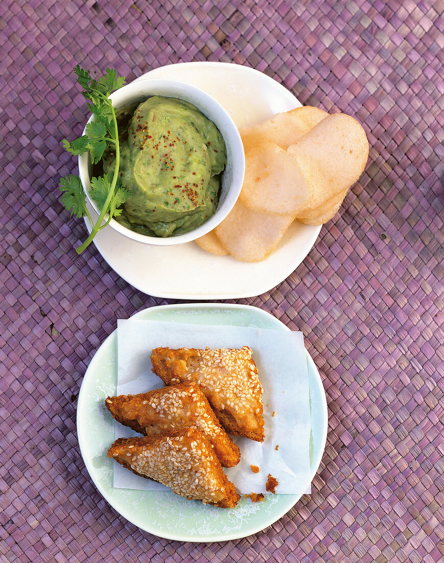 Wok, Krabbenbrot mit AvocadoDip, Sesam-Shrimps-Toast