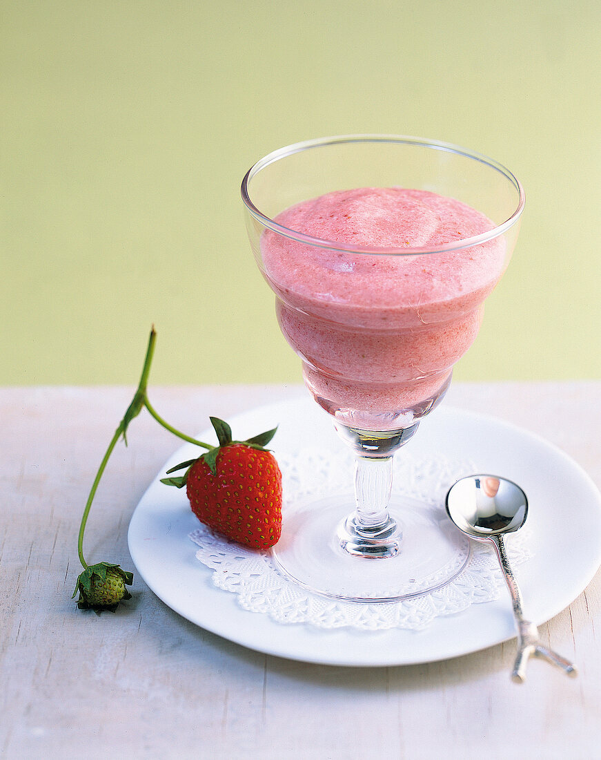 Vegetarisch, Erdbeermousse mit Crème frâiche