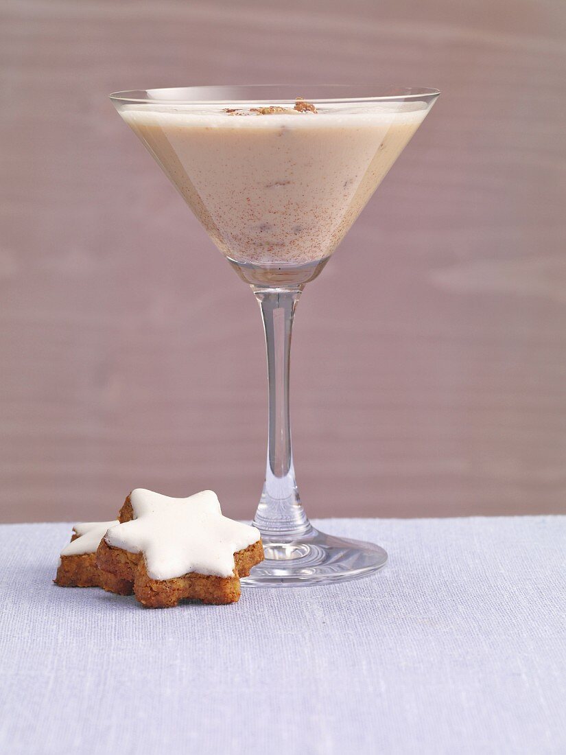 A creamy winter cocktail with cinnamon stars