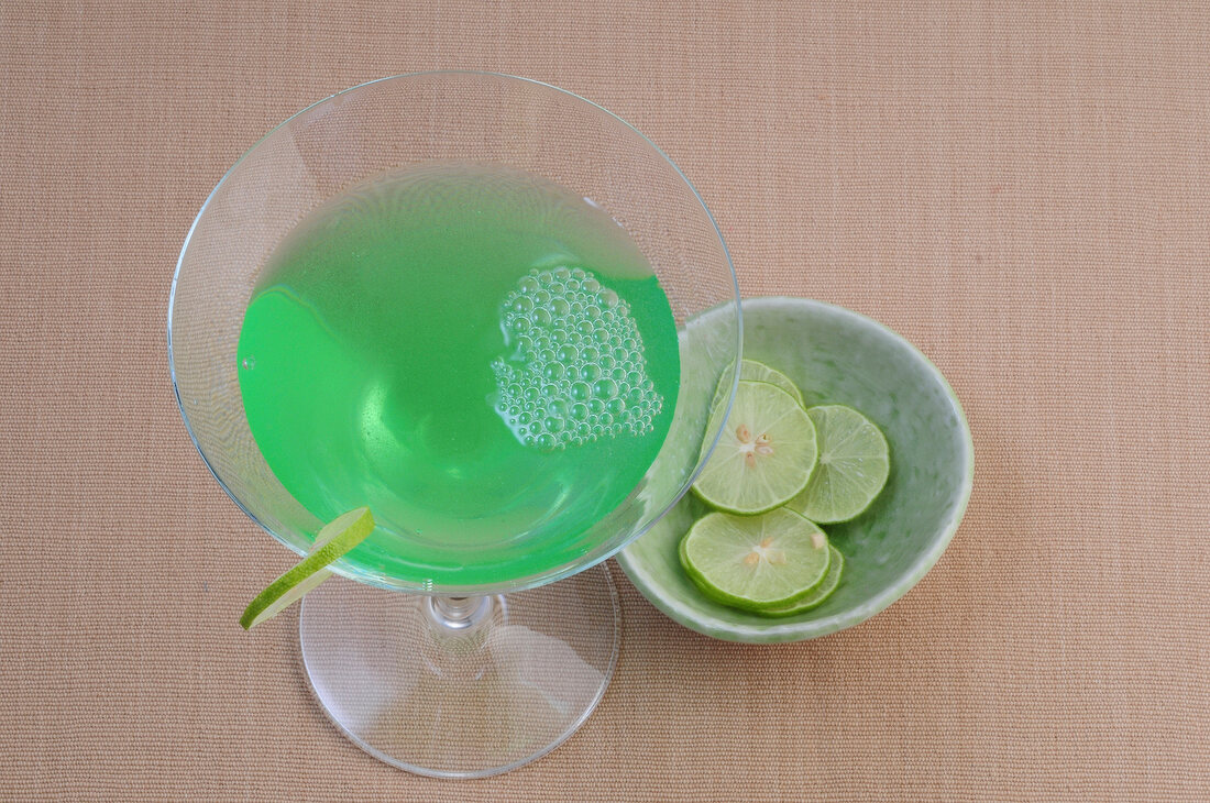 Sushi-Bar, Midori Spring: Grüner Melonenlikör mit Sake und Eis