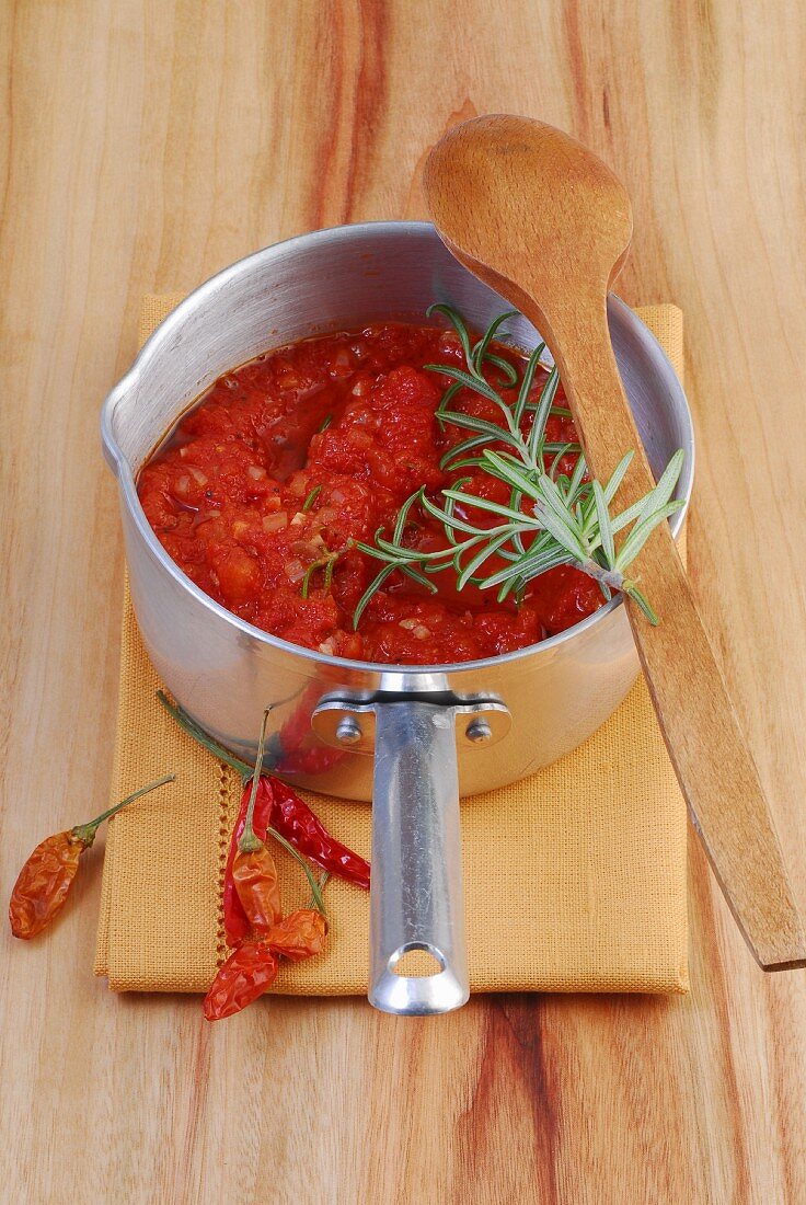 Tomatensauce mit Chili & Rosmarin