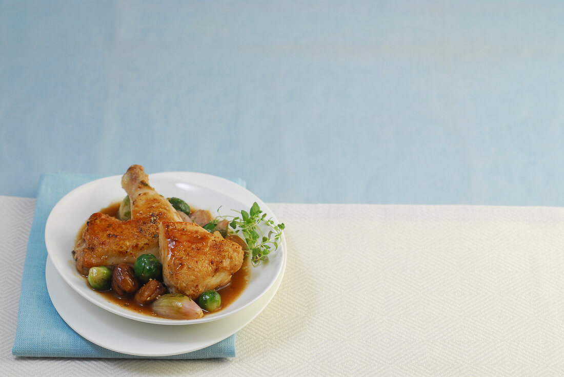 100 Rezepte, mittags u. abends , Rosenkohl-Huhn vom Blech