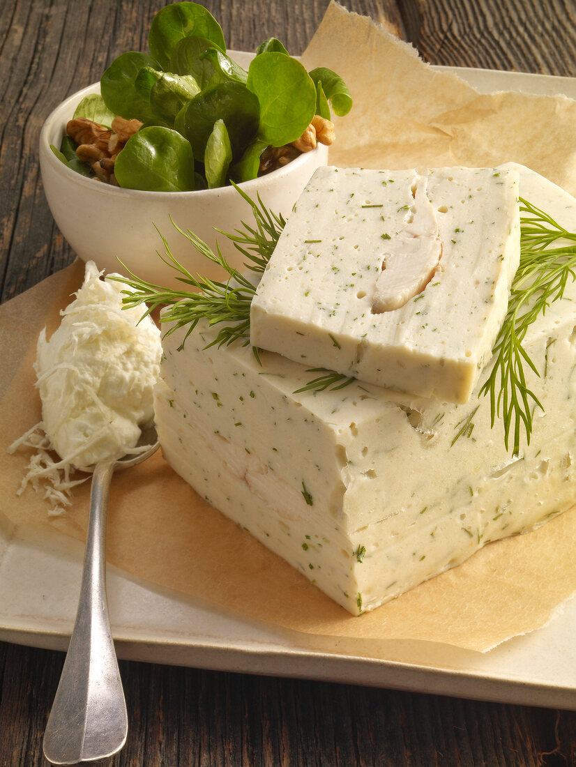 Omas Küche, Forellen-Terrine mit Meerrettichsahne und Walnüssen