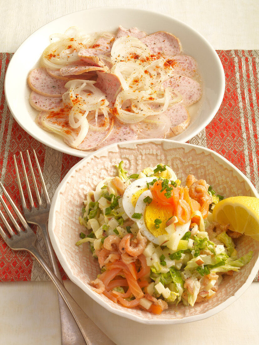 Omas Küche, Wurstsalat, Eier- salat mit Räucherlachs und Krabben