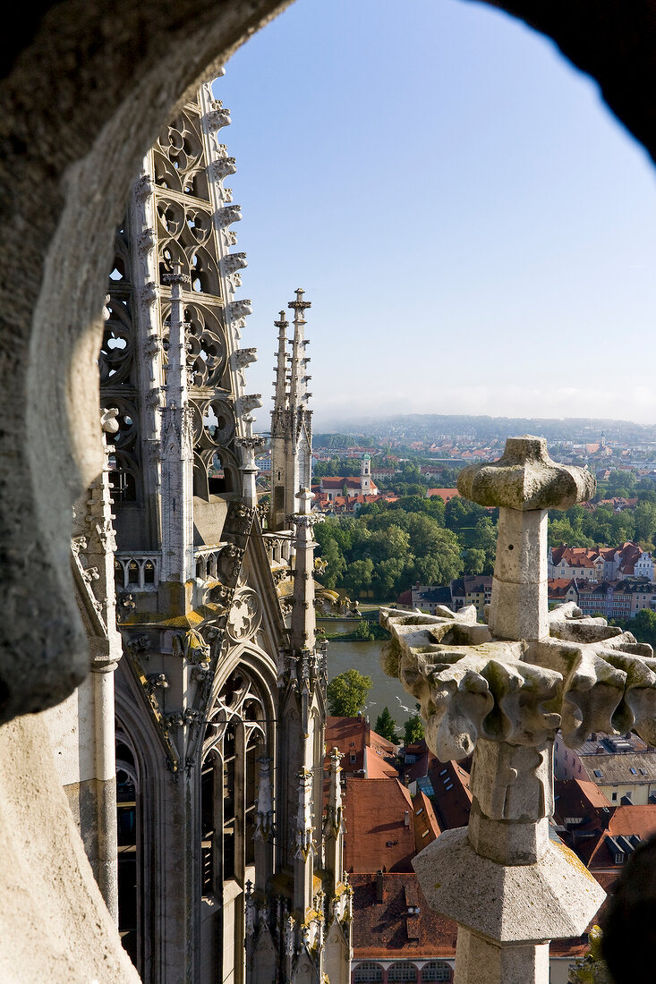 Regensburg: Dom St. Peter, Turmhelme Blick über Stadt