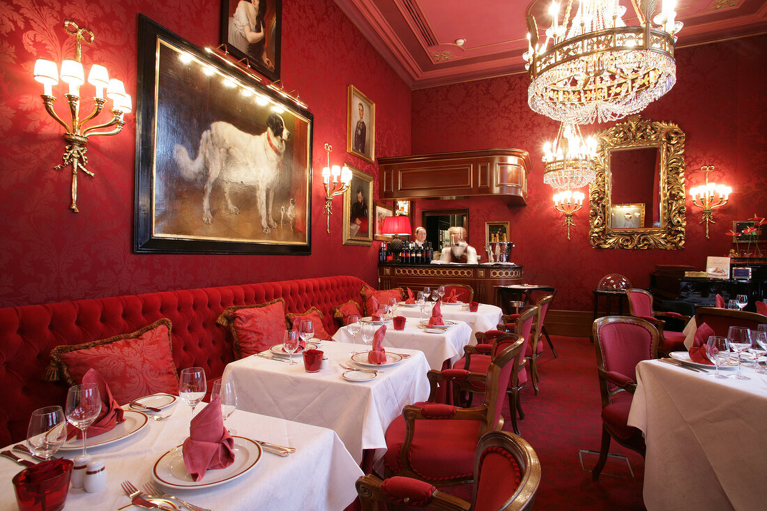 Rote Bar Restaurant im Hotel Sacher Wien