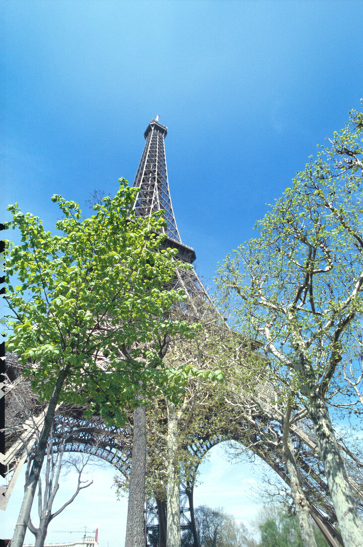 Paris, Eiffelturm, Froschperspektive