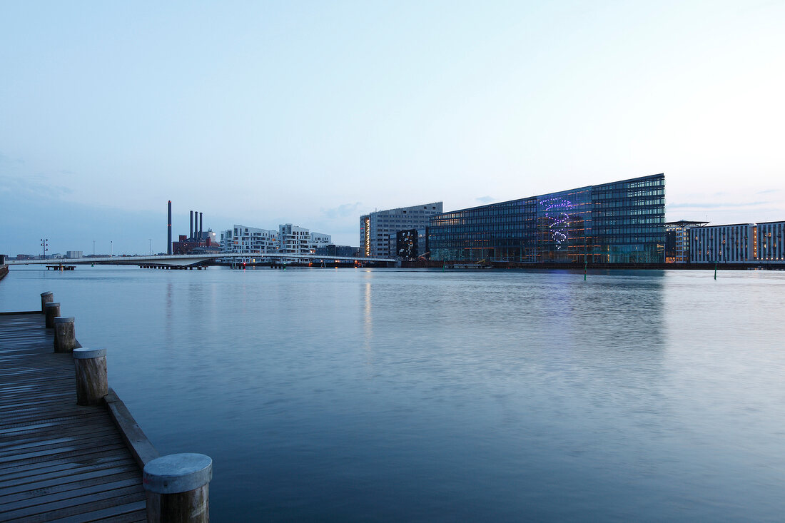 Kopenhagen: Hafen, Architektur, Gebäude stylisch, Dämmerung.