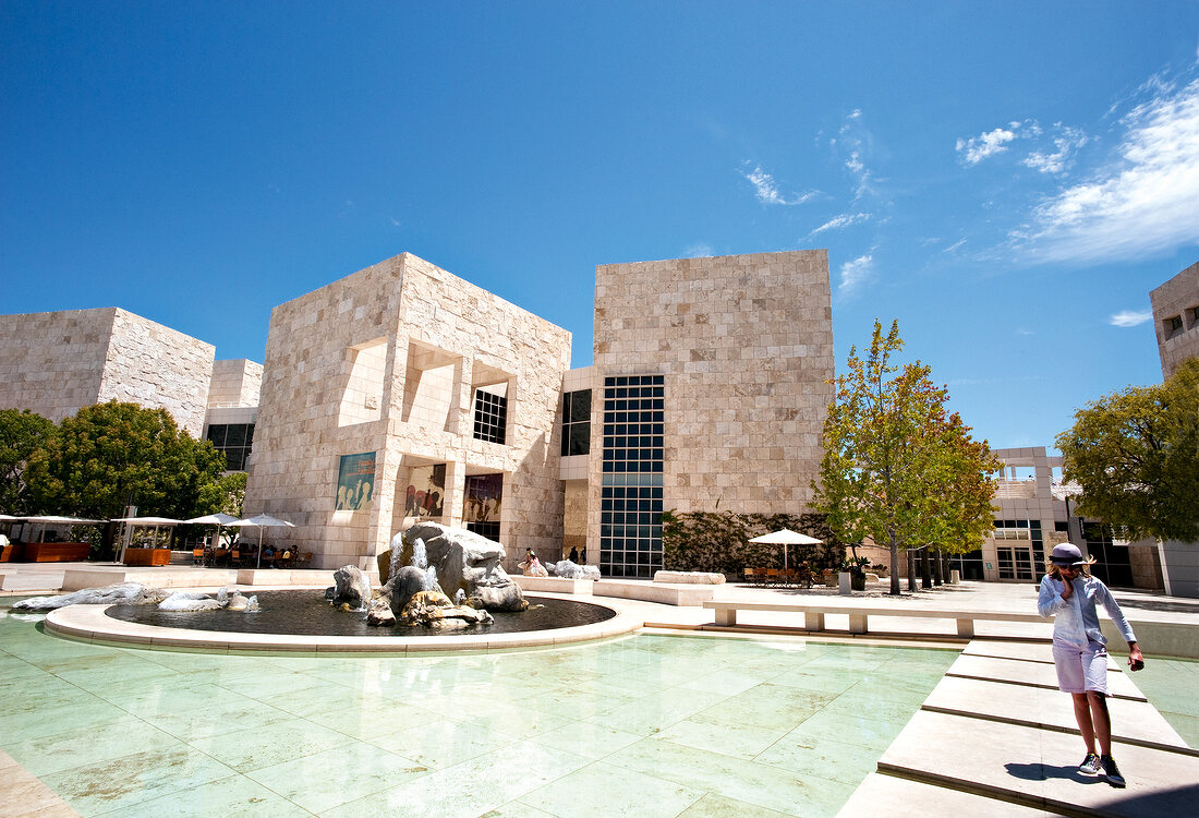 Los Angeles: J. Paul Getty Museum, Gebäude, aussen, Brunnen