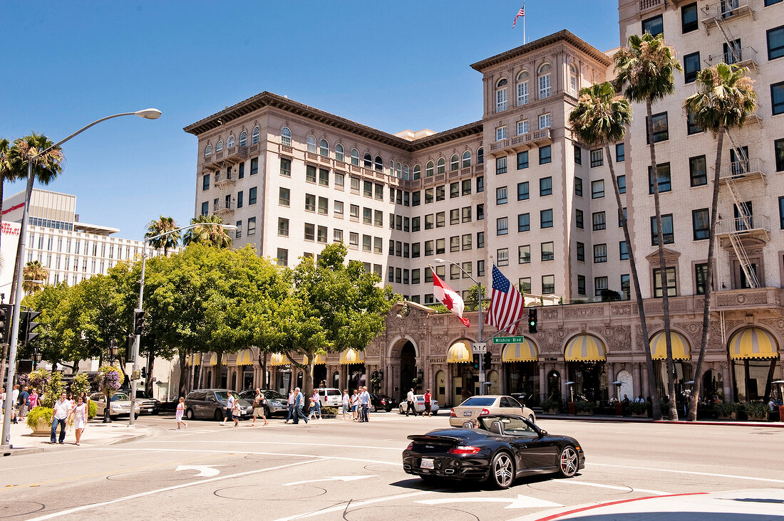 Los Angeles: Rodeo Drive, Hotel Beverly Wilshire, Straße, Porsche