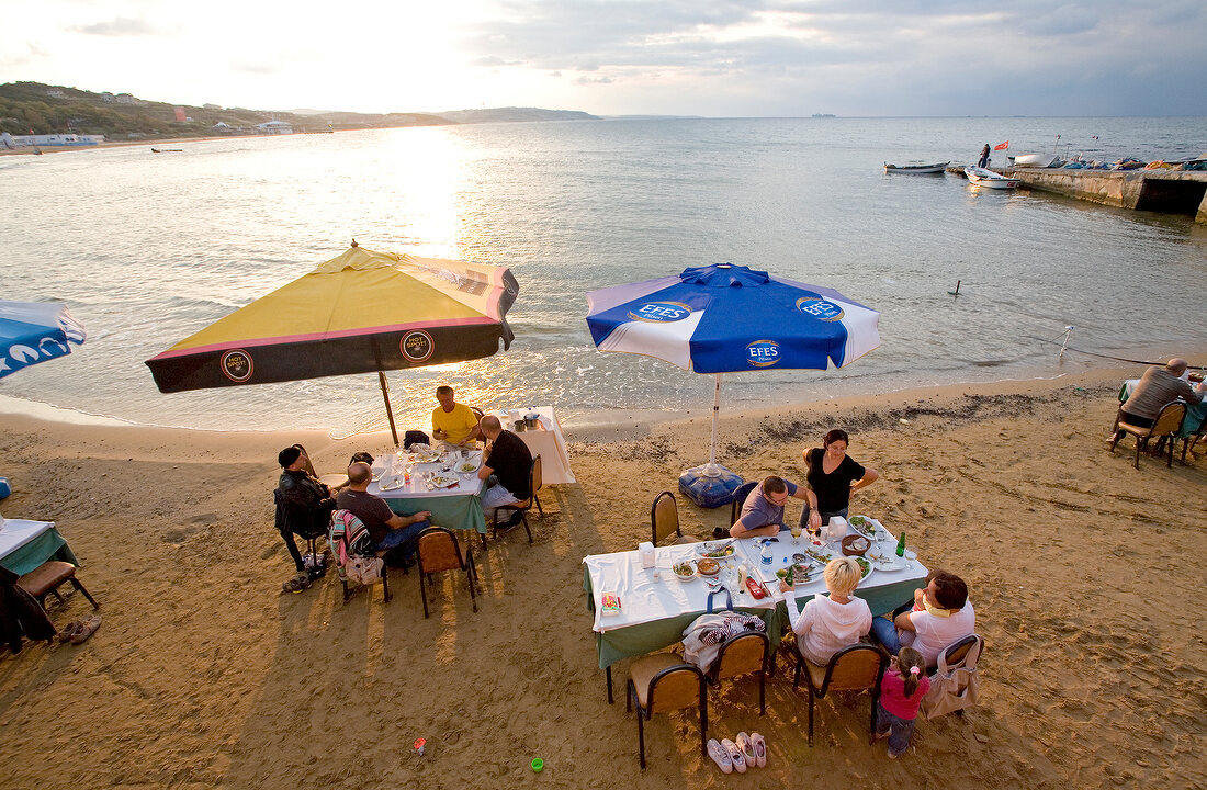 Abendessen am Strand, Sonnenuntergang