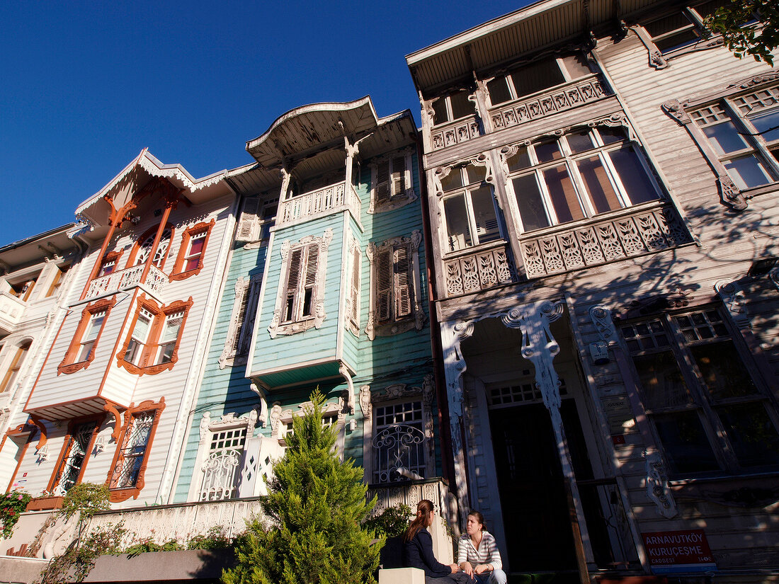 Istanbul: Viertel Arnavutköy, Holz- häuser, Aufmacher