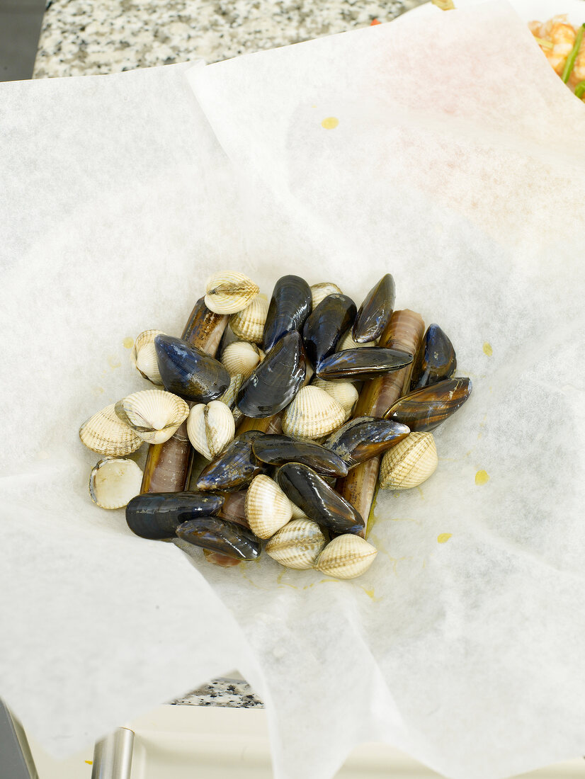 Shellfish and mussels in parchment paper