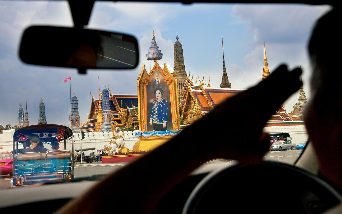 Thailand: Bangkok, Straßenverkehr, Königspalast, Königin Sirikit