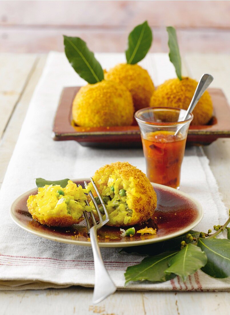 Arborio balls filled with peas and cheese (Italy)