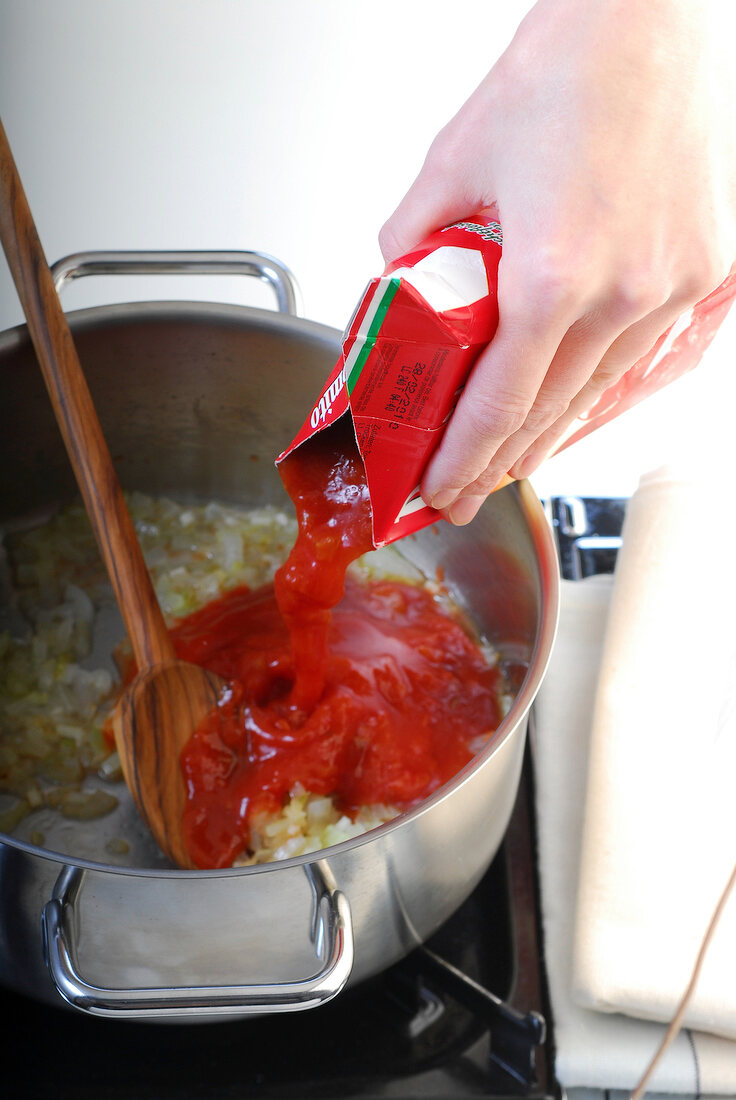 Aufläufe, Tomatensauce zubereiten, Step 2