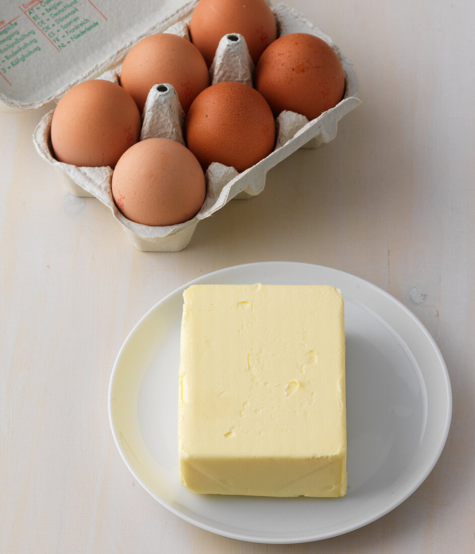 Plate of butter and eggs tray 