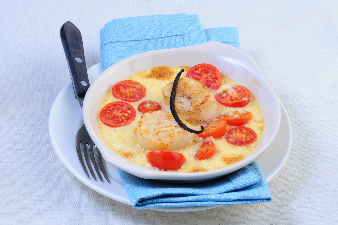 Scallops gratin in serving dish