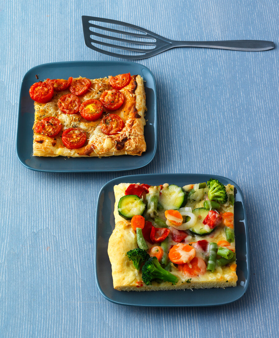 Expressbacken, Je ein Stück Tomaten-Quiche und Gemüse-Pizza