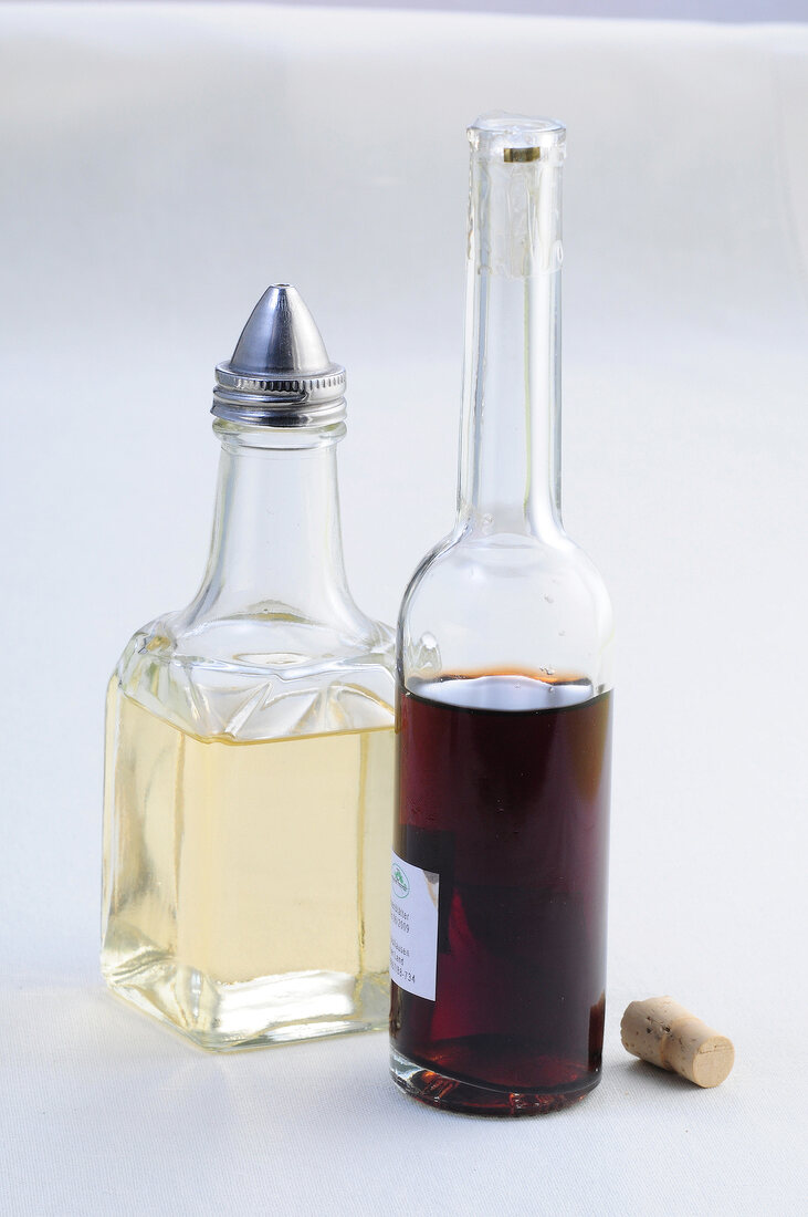 White wine vinegar and red wine vinegar in bottle