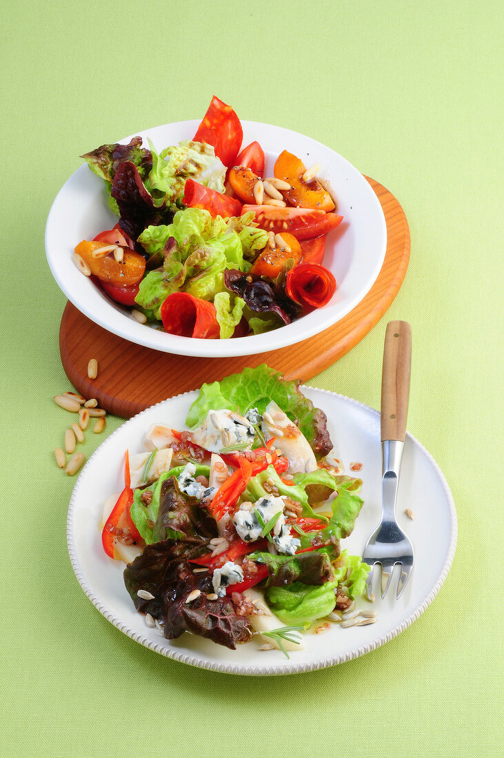 Salate, Eichblattsalat mit Salami, Bataviasalat mit Birnen