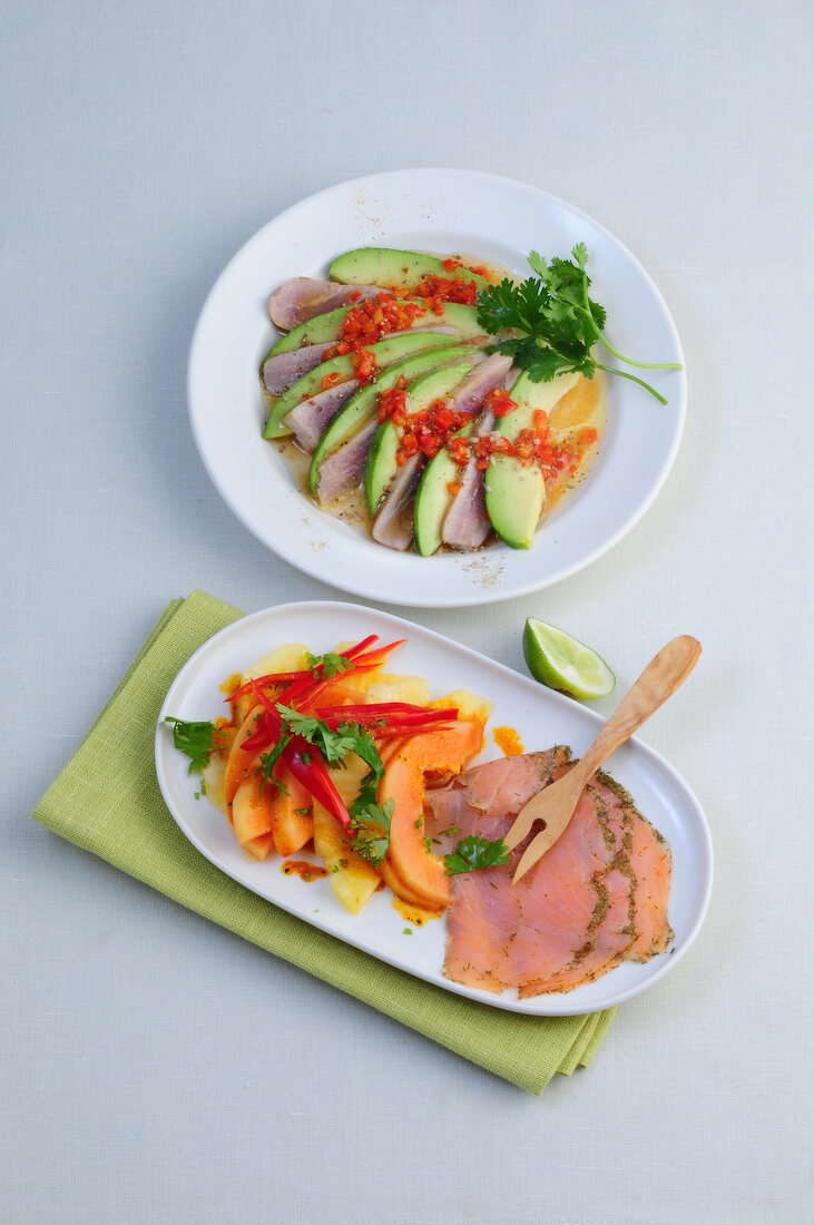 Salate, Avocado-Thunfisch- Salat, Ananas-Papaya-Salat mit Lachs